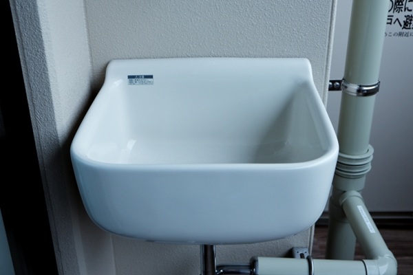 スロップシンクのある生活で家事ラクに!使い方・おすすめの設置場所とは スロップシンク