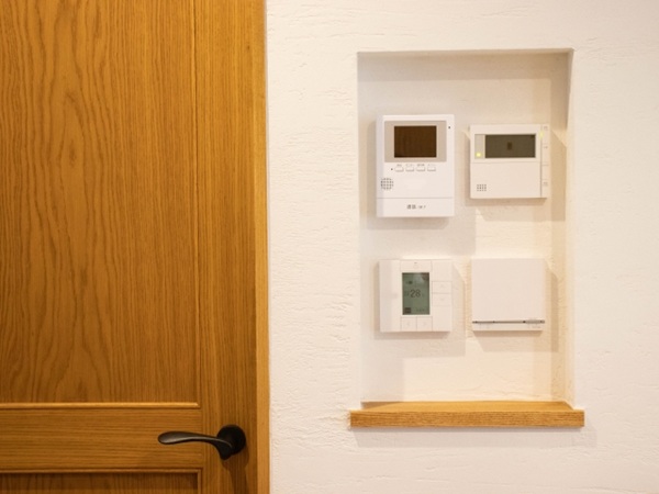 失敗しないニッチづくり｜リフォームでおしゃれ＆便利に仕上げる方法-リモコンニッチ