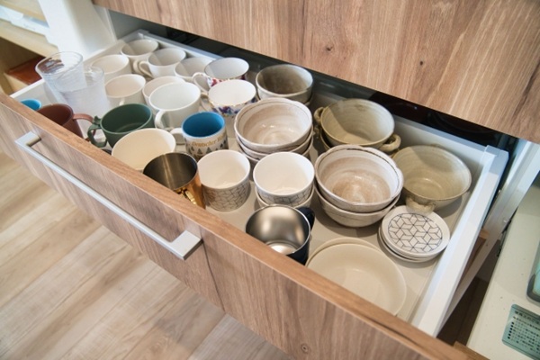 キッチン収納は開き戸？スライド？メリット・デメリットを徹底比較！-スライド