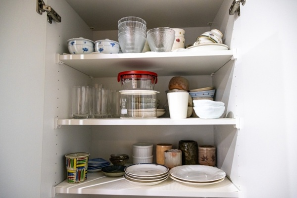 キッチン収納は開き戸？スライド？メリット・デメリットを徹底比較！-開き戸