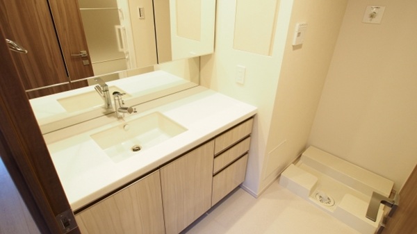 洗面化粧台リフォームで毎日の暮らしを快適に｜後悔しない選び方ポイント-収納