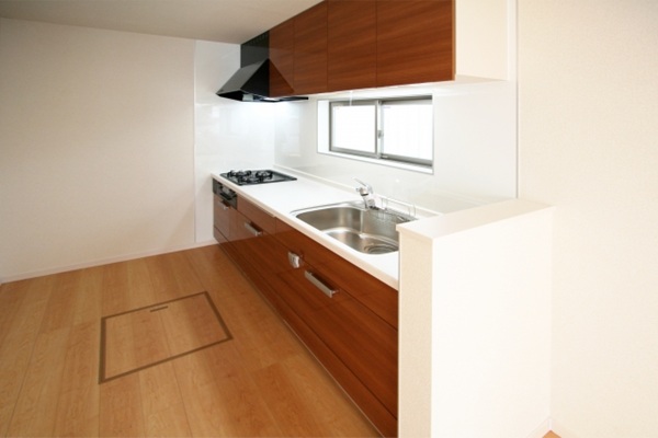 対面キッチンvs壁付けキッチン|どっちが暮らしやすい?後悔しない選び方-壁付キッチン