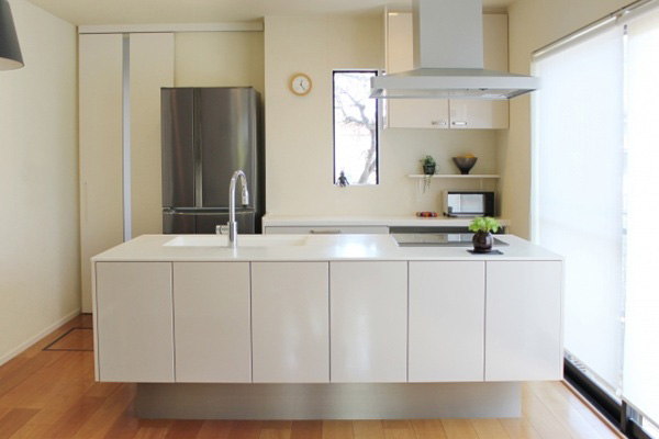 対面キッチンvs壁付けキッチン|どっちが暮らしやすい?後悔しない選び方-対面キッチン