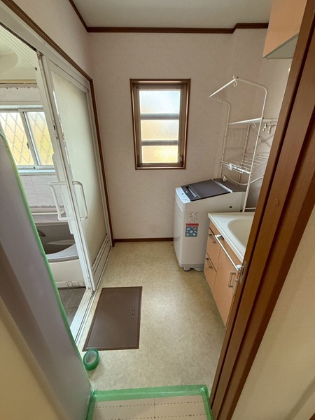 四日市市-S様邸-脱衣室-施工前