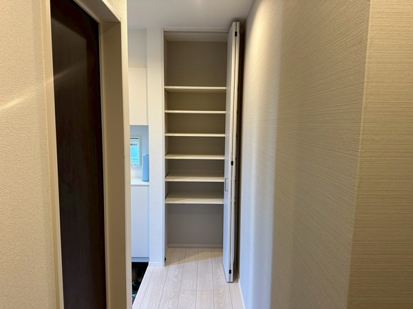 横浜市港南区-H様邸-玄関収納-可動棚